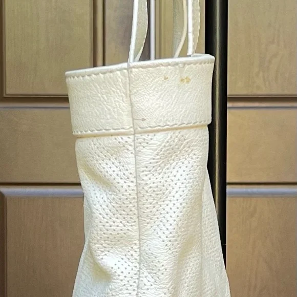 Chanel white lambskin leather tote - Picture 7 of 16